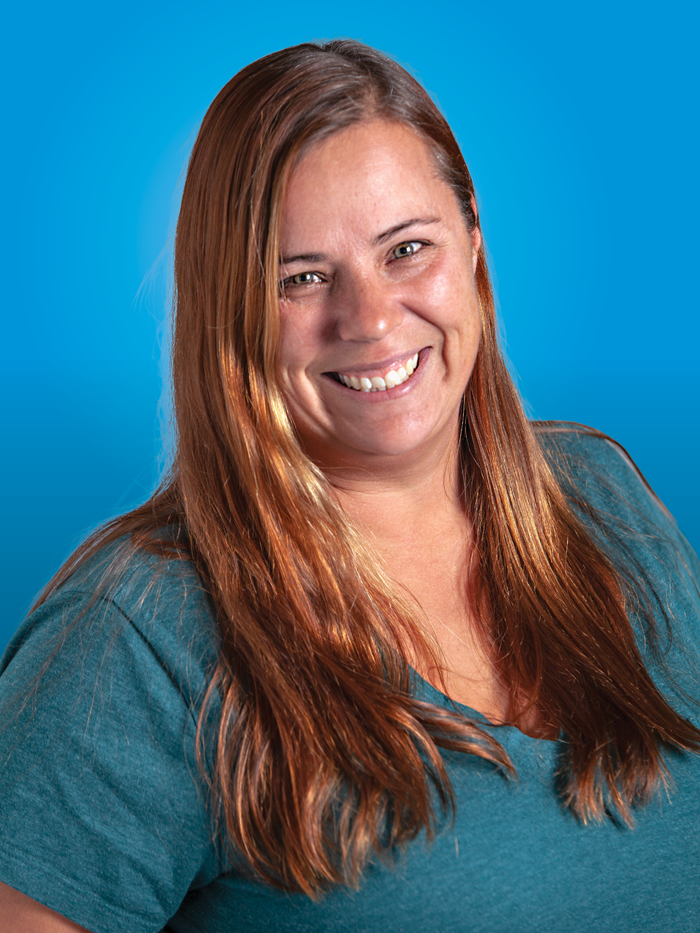 Angela-Simons-Headshot.png